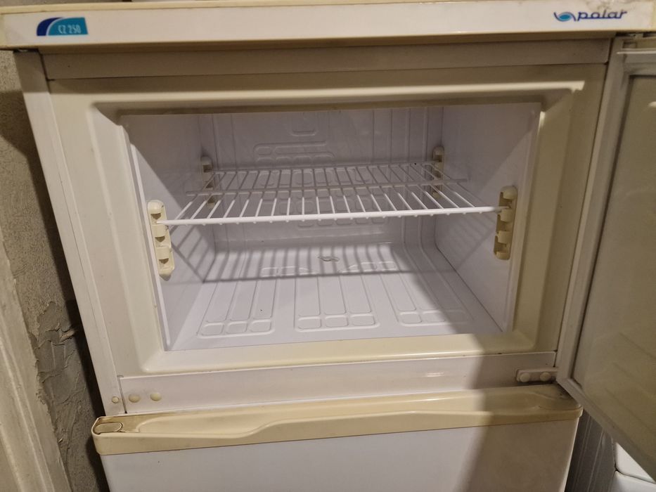 Хладилник Polar CZ250