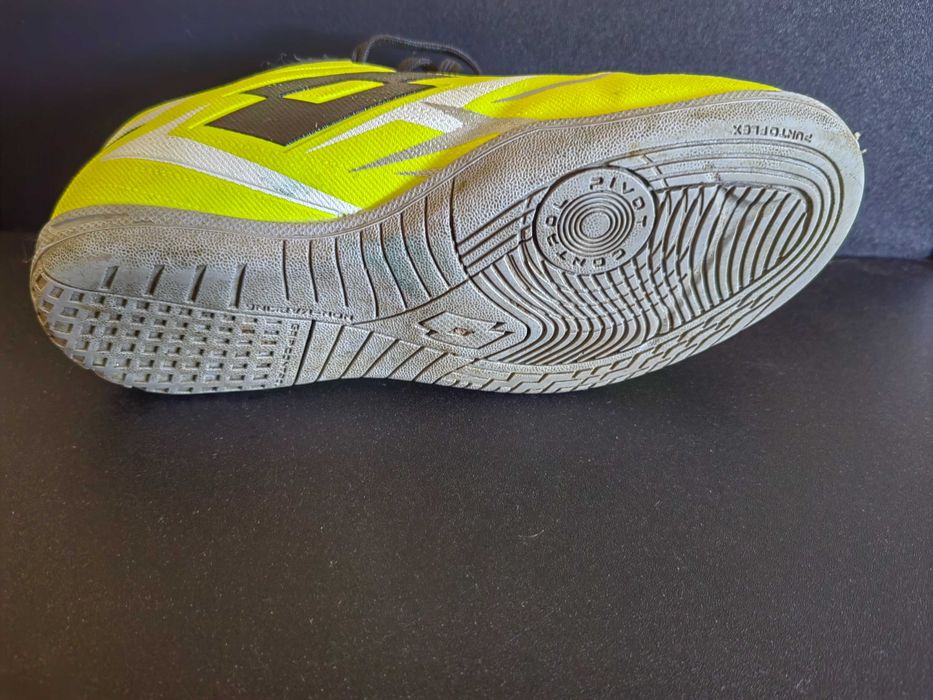 Футболни обувки Lotto