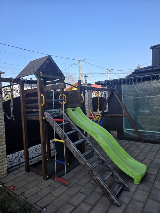 Spațiu de joaca din lemn de pin