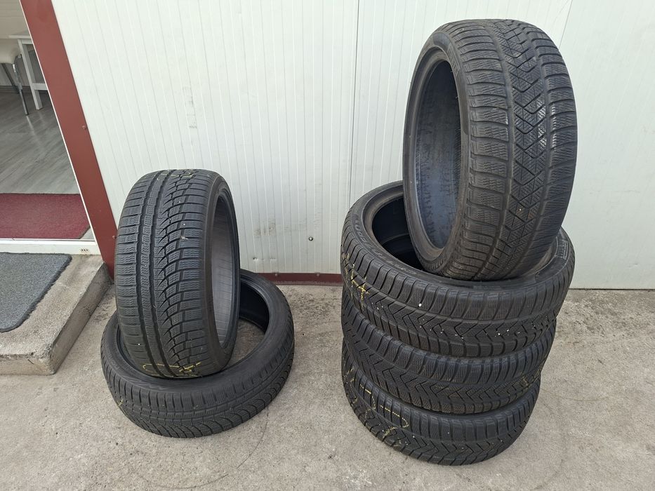 175 lei bucata! Anvelope M+S/IARNA 225 40 r19 Nokian si 225 40 r19 Pirelli