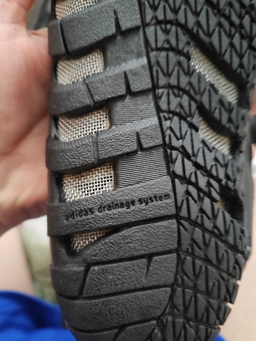 Мини чешки Adidas.