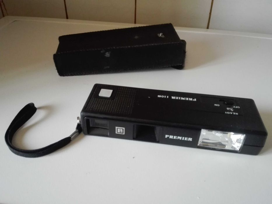 Три фотоапарата.