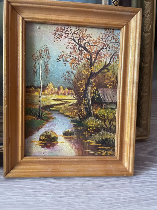 Картины в рамках разные