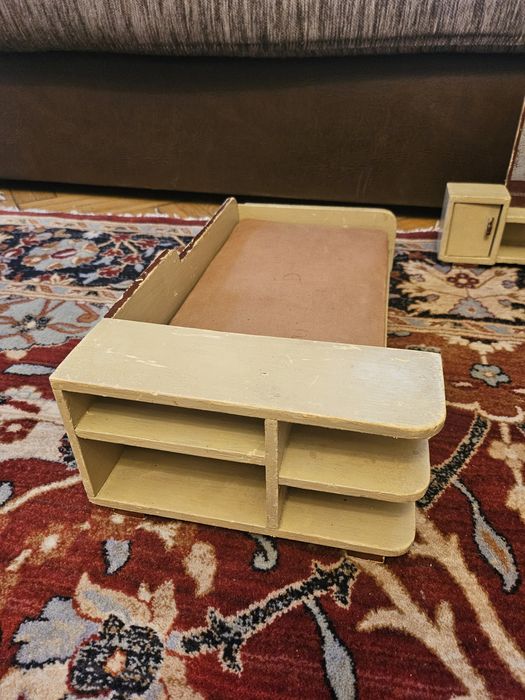 Vand mobilier păpuși foarte vechi
