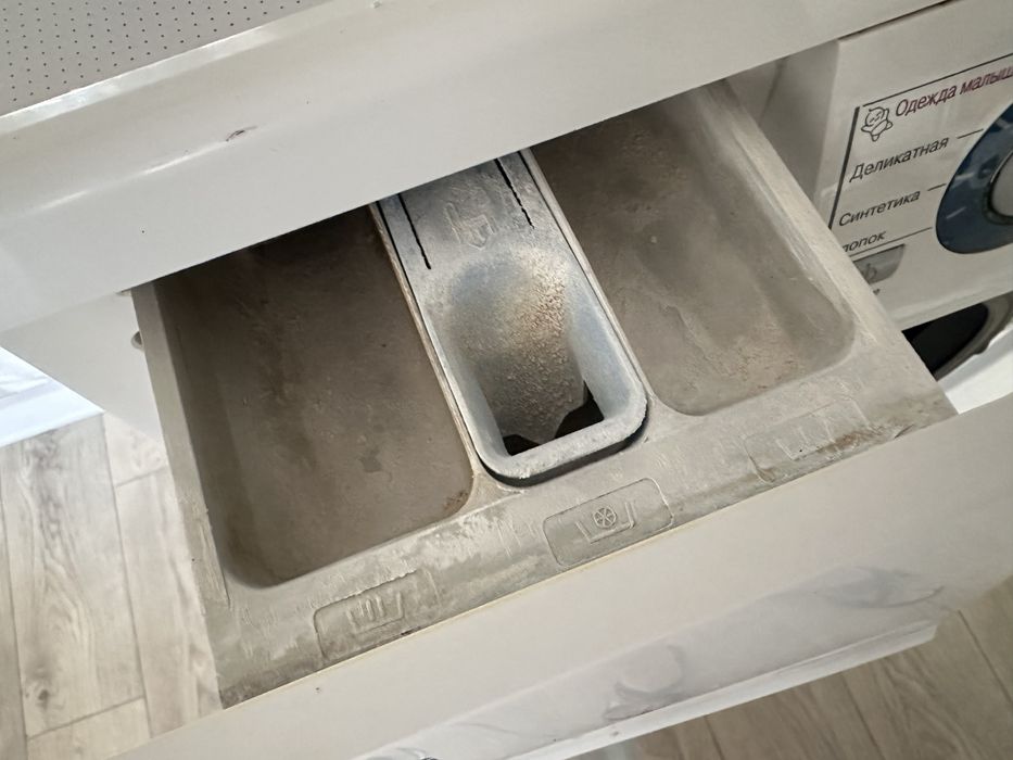 Рабочая стиральная машина