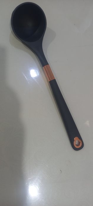 Половник б-у стильный...удобный..оригинальный дизайн  для студентов..