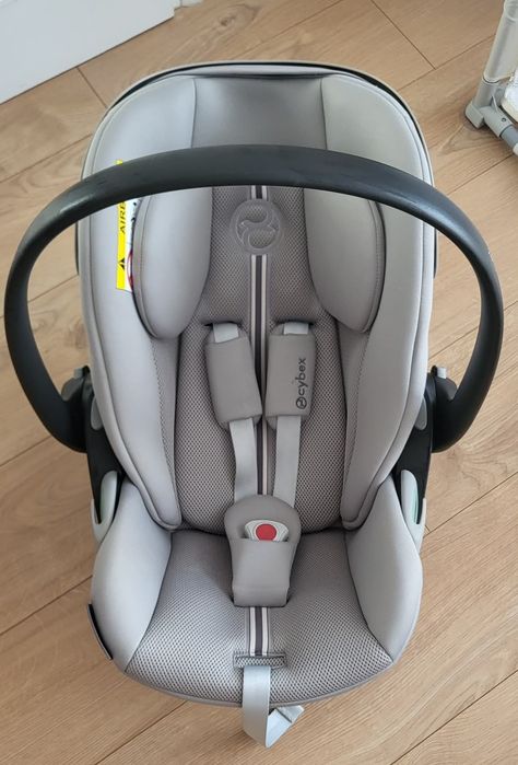 Vând scoică auto CYBEX Cloud G i-Size + adaptoare Balios S + landou CYBEX Cot S