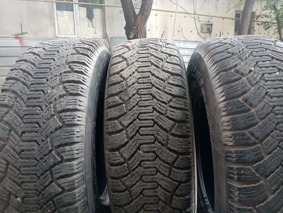 3 штук 235/75/15