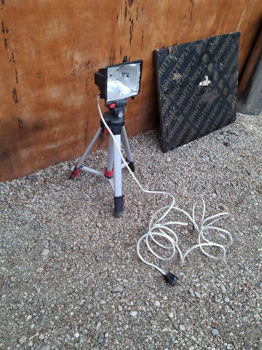 Прожектор с тринога 500w