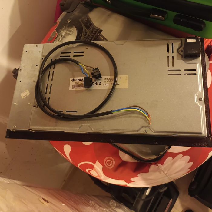 Продавам керамични котлони Пирамис