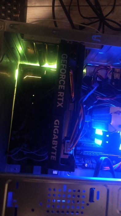 Placa video Placa video Gigabyte GeForce® RTX™ 4060 8Gb + Cutie