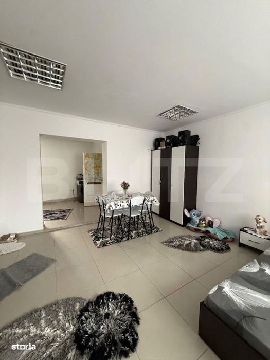 Apartament de vanzare , curte comuna, 2 camere, Zona Semicentral — fotografia 3