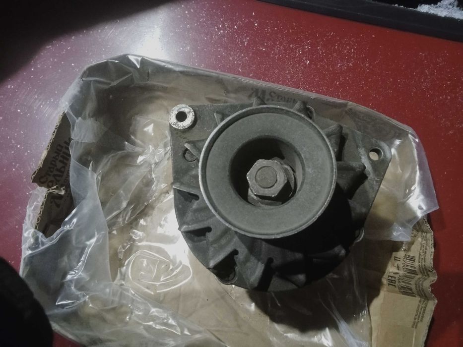 Продам генератор Бош