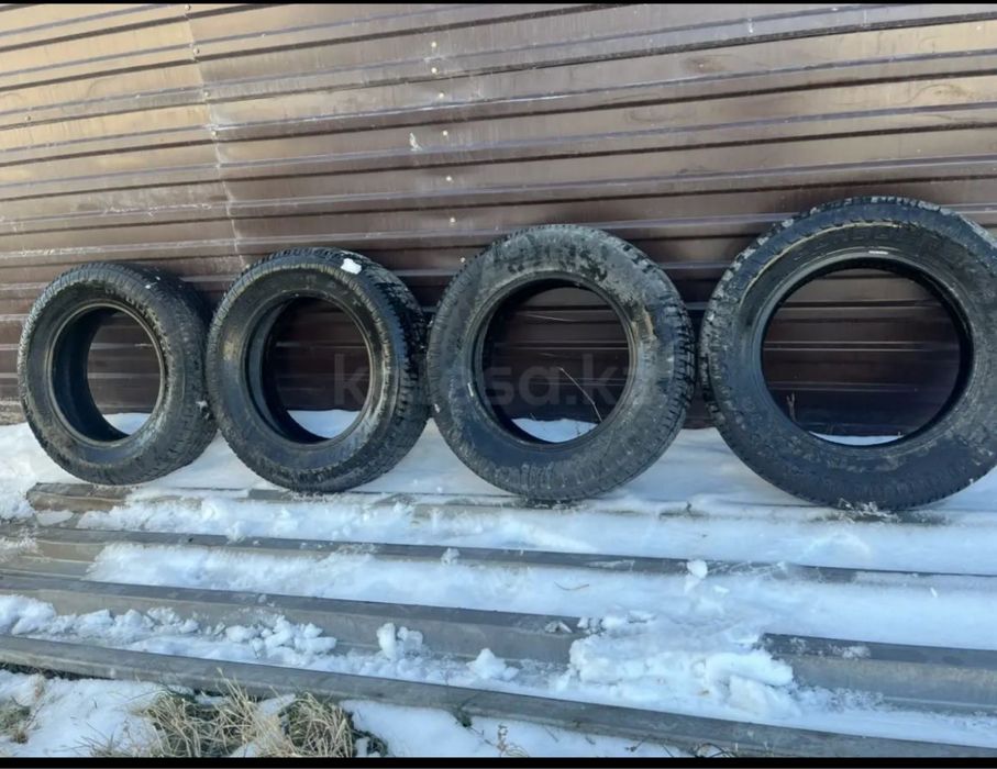 Продам шины на ниву