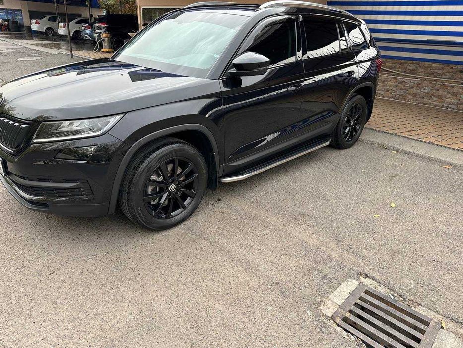 Avtomashina sotiladi