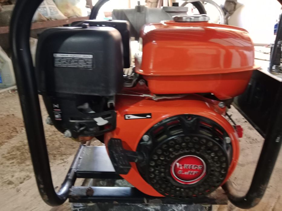 Бензиновый генератор