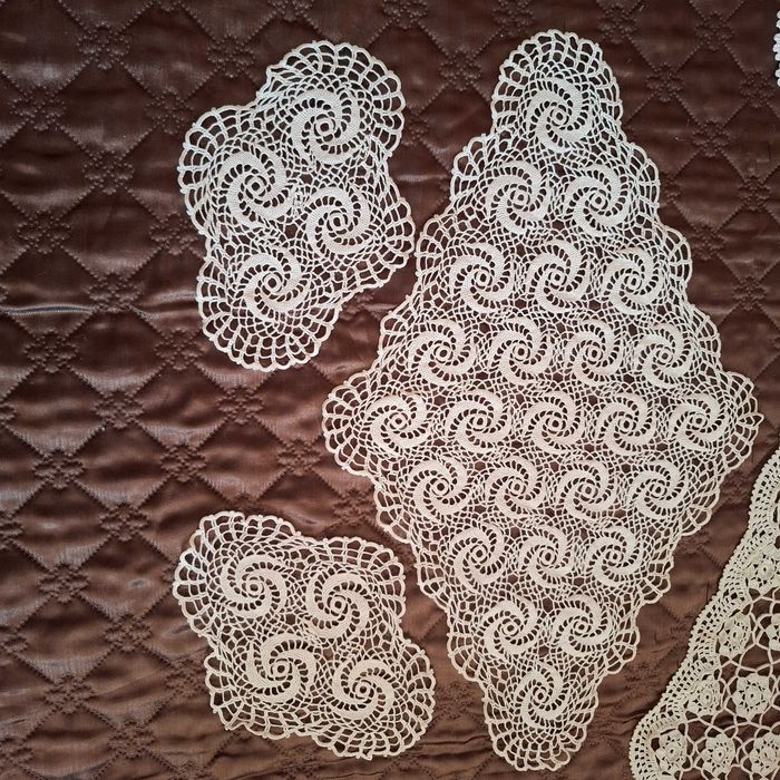 Покривчици на една кука за масичка или шкафче