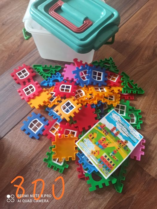 Продам конструкторы.