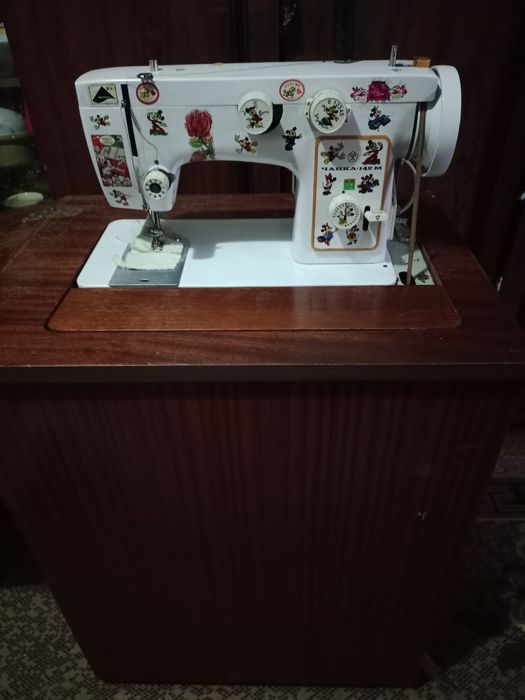 Швейная машинка Чайка-142 М