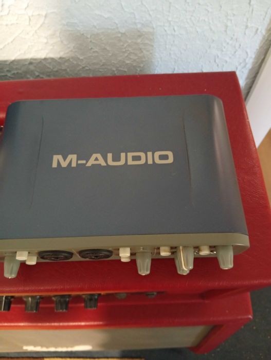 Аудио интерфейс M audio