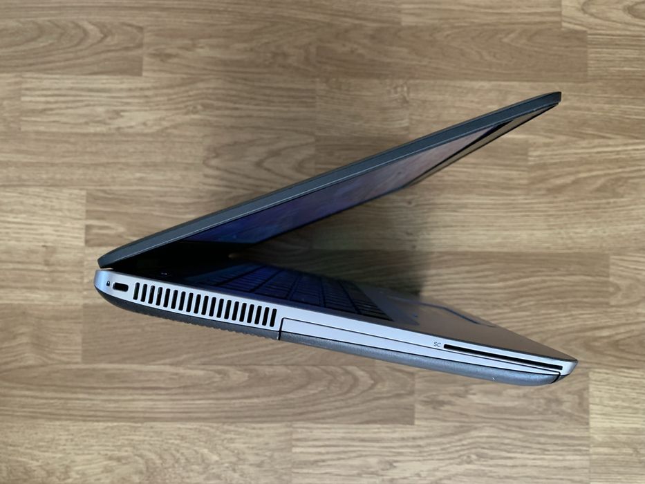 Laptop Hp intel core i5,8gb ram ddr4,Windows 10,ssd 130gb m,baterie ok