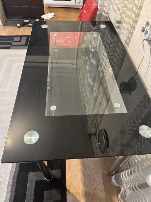 Столы разные качественные