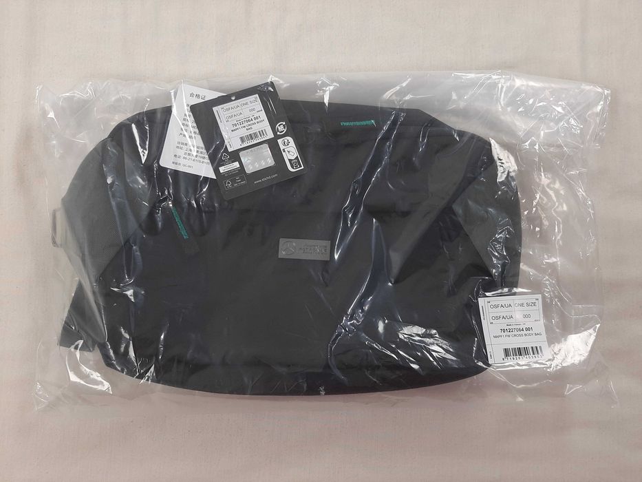 Mercedes-AMG F1 Cross Body Bag - Оригинална мъжка чанта