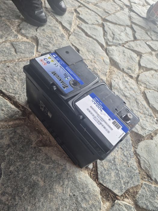 Bateri pentru mașină