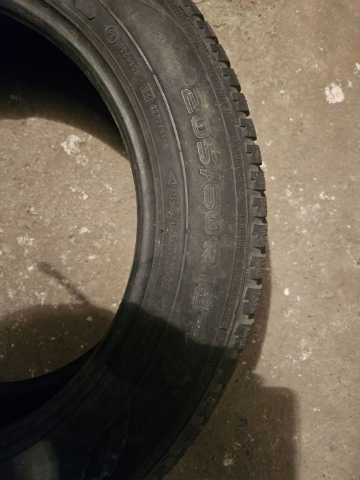 Vând 205 60 R16 iarna