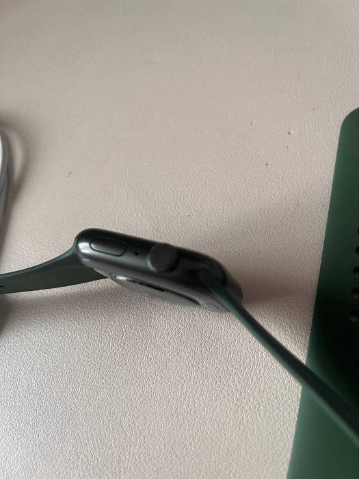 Продаю Apple Watch Series 7 45mm