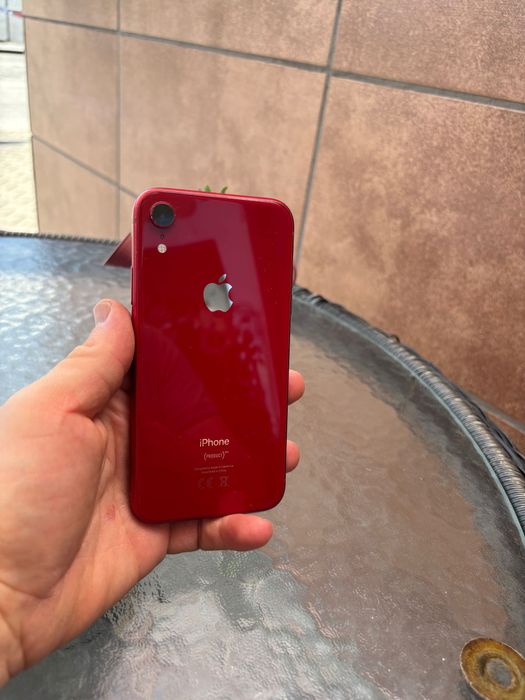 Продавам IPhone XR