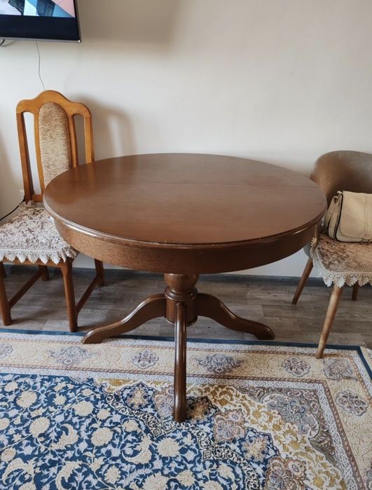 Стол круглой формы раздвижной