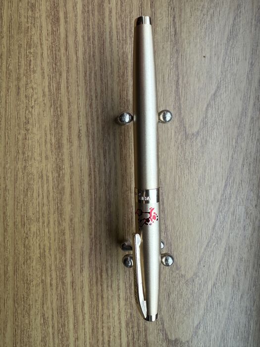 Stilou chinezesc White Feather