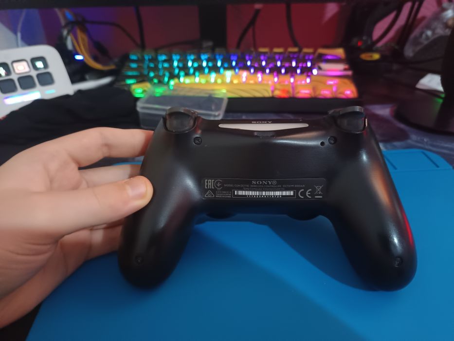 Джойстик за плейстейшън 4