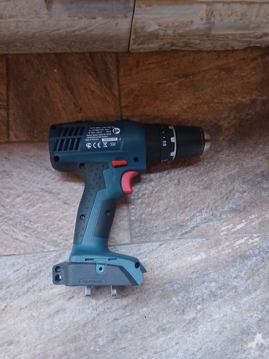 Mașină de  gaurit și  filetat bosch