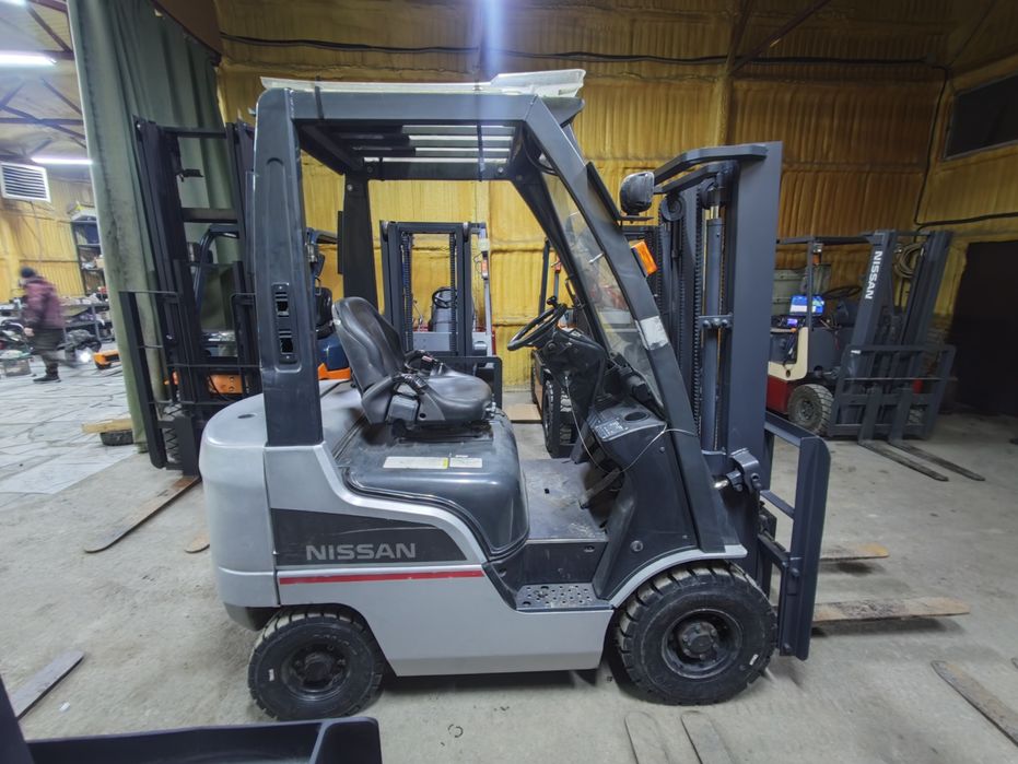 Продам вилочный погрузчик. Кара