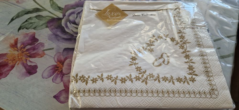 Продам салфетки белый  тематика свад