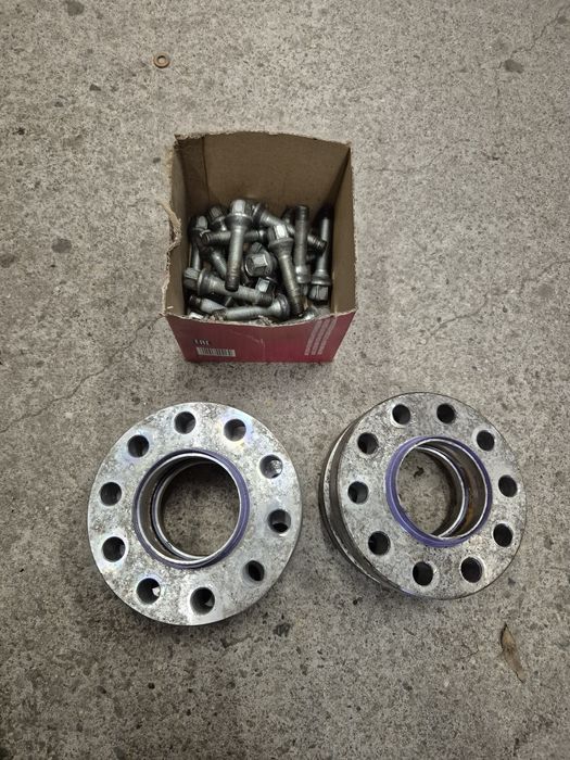 4бр Фланци бмв комплект с болтове