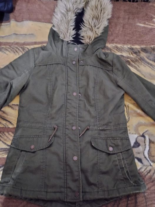 Vând geci diferite marimi