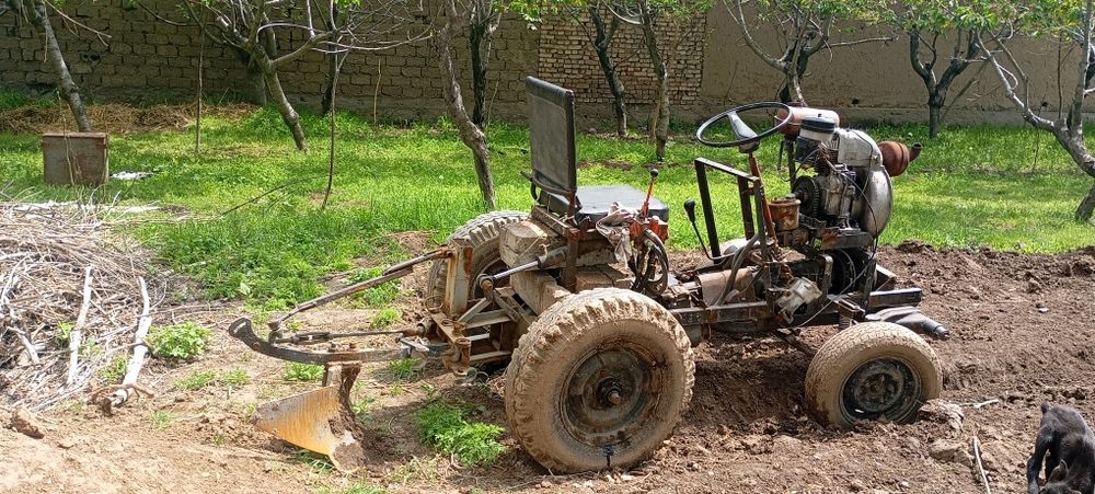 Samadelni minni traktor sotiladi