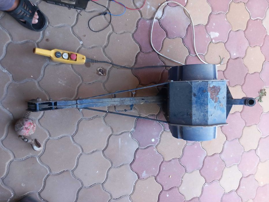 macara scripete electric adus din spania folosit 1 an