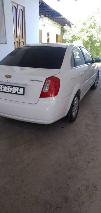 Lasetti sotiladi tez kelishilgan narxda.