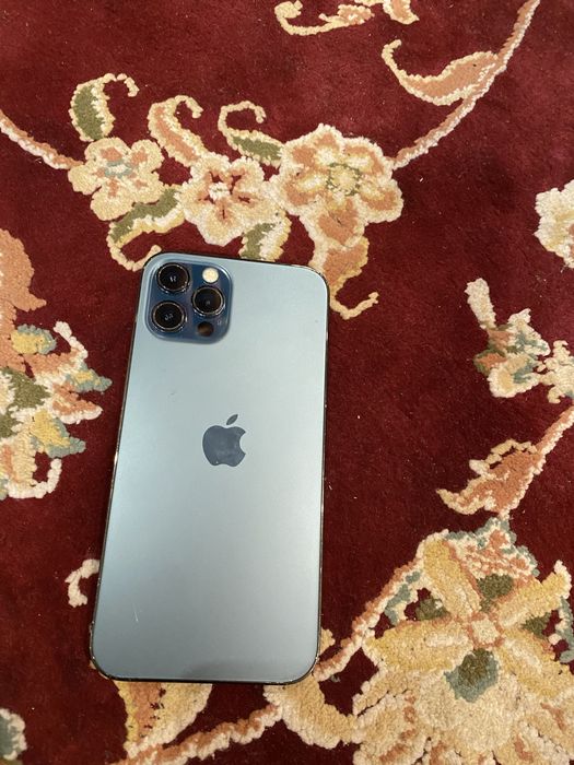 Продам айфон 12 про 256 гб срочно