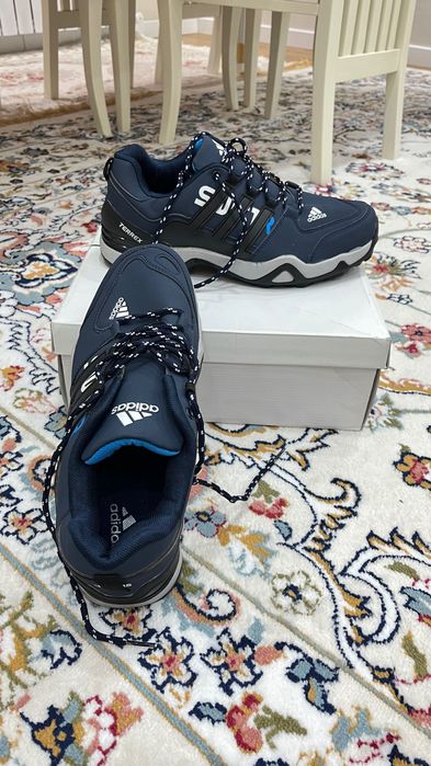 Кроссовки большеразмерные