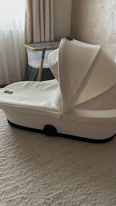 Cybex melio кош за новородено (зимен кош) бял