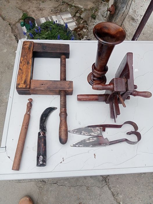 De vânzare vechituri tot lotul 100 lei.