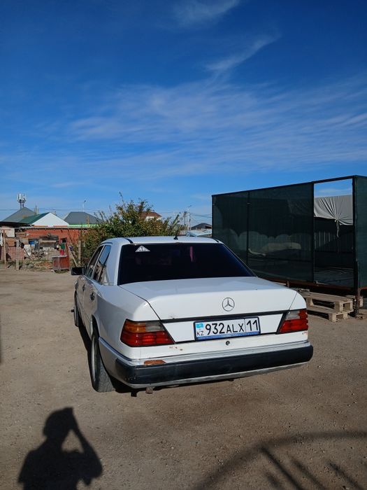 Мерседес Бенз W124