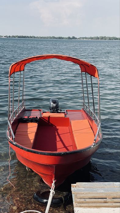 Катер с матором новый.