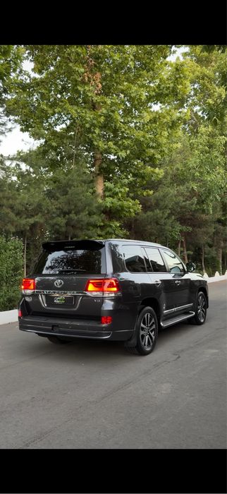 Toyota land cruiser 200
