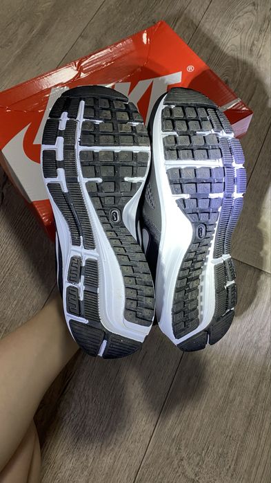 Кроссовки летние